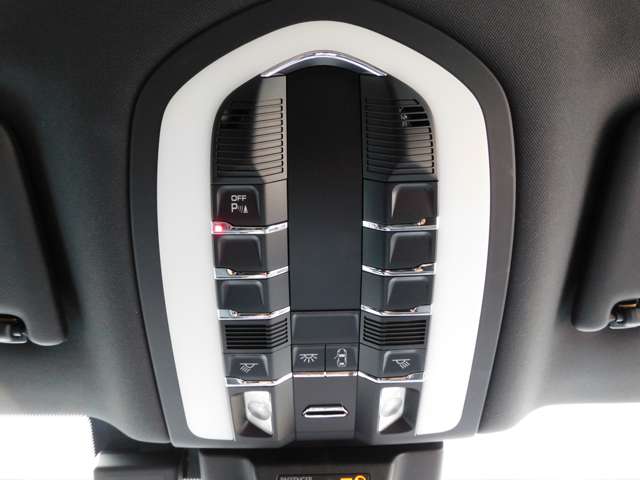 Porsche Macan 12