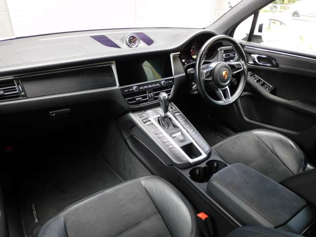 Porsche Macan 3