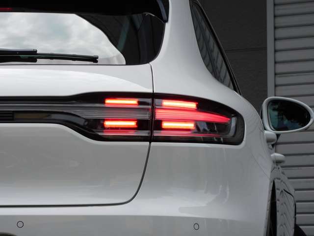 Porsche Macan 6