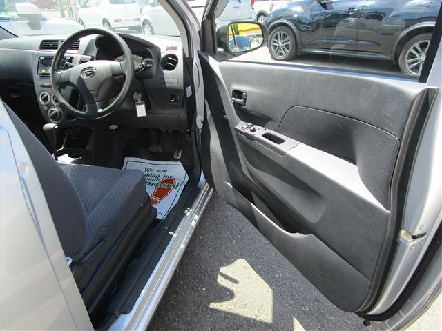Daihatsu Mira 11