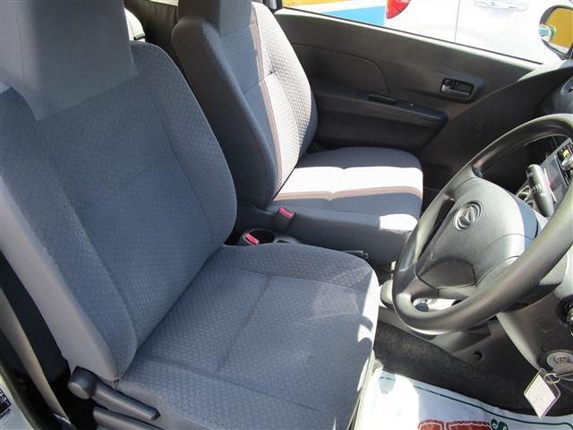 Daihatsu Mira 12