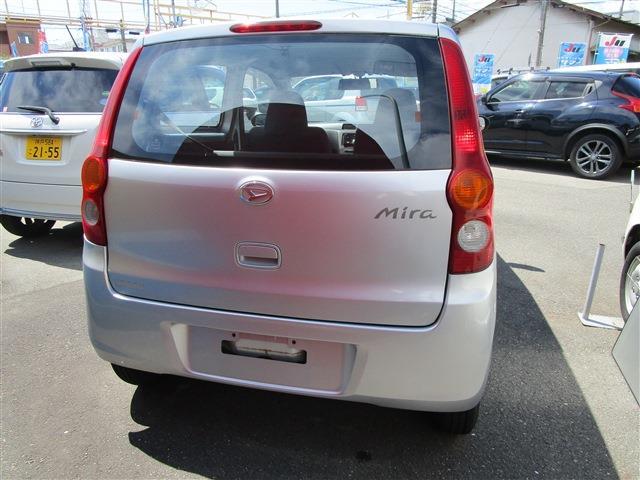 Daihatsu Mira 6