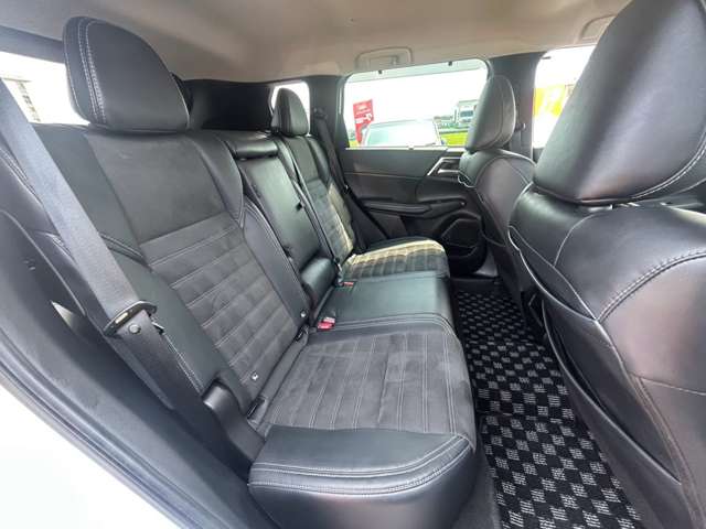Mitsubishi Outlander 11