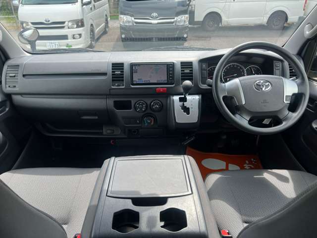 Toyota Hiace Van 2