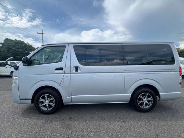 Toyota Hiace Van 8