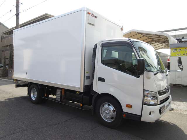 Hino Dutro 11