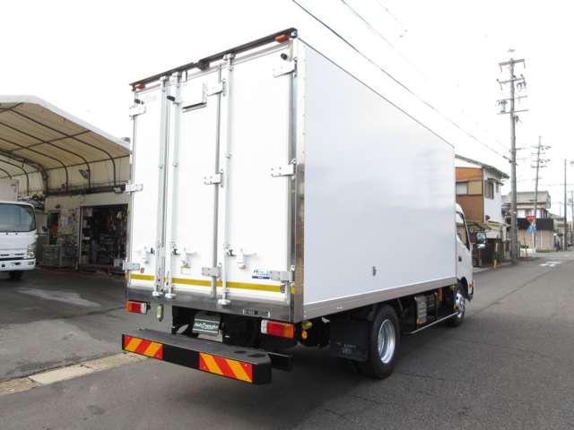 Hino Dutro 6