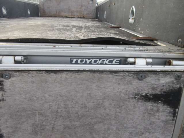 Toyota Toyoace 11
