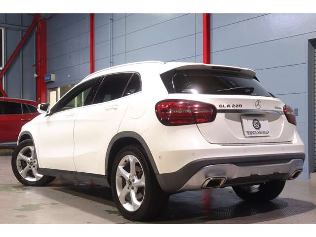 Mercedes-Benz GLA-Class 6