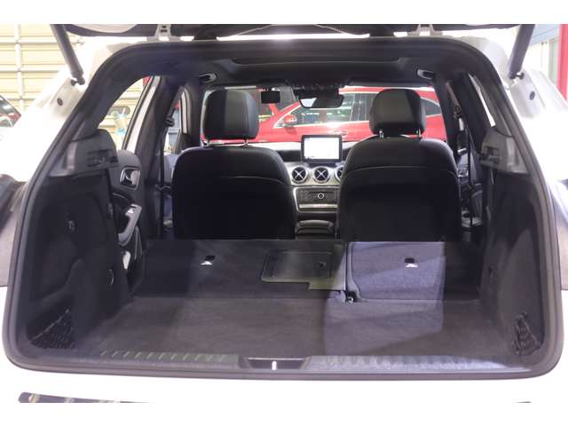 Mercedes-Benz GLA-Class 10