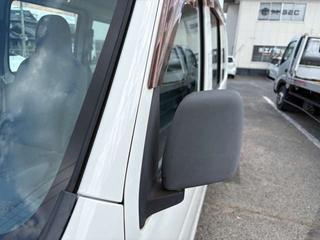 Daihatsu Hijet Cargo 11