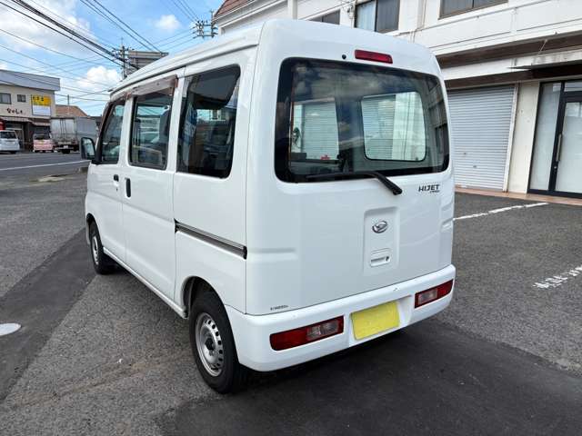 Daihatsu Hijet Cargo 2