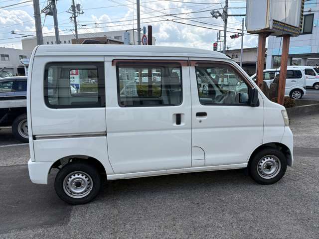 Daihatsu Hijet Cargo 7