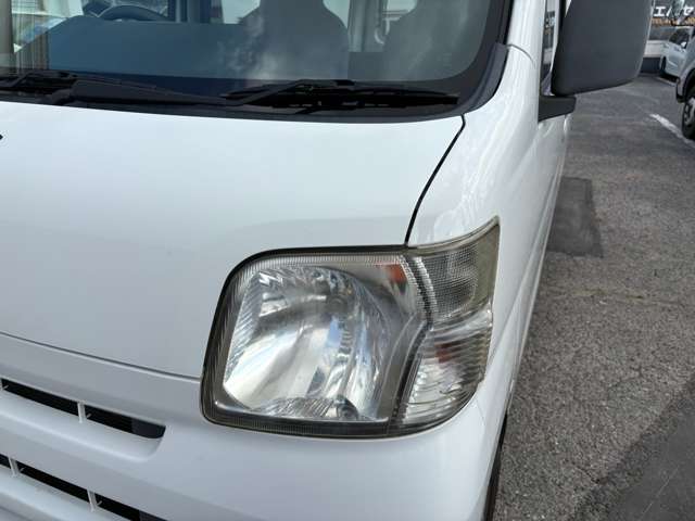 Daihatsu Hijet Cargo 10