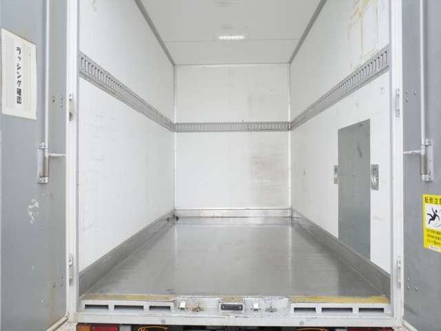 Isuzu Elf 9