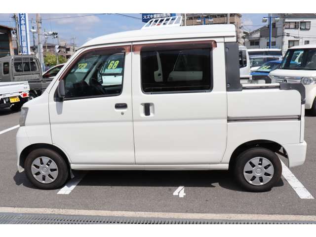 Daihatsu Hijet Cargo 4