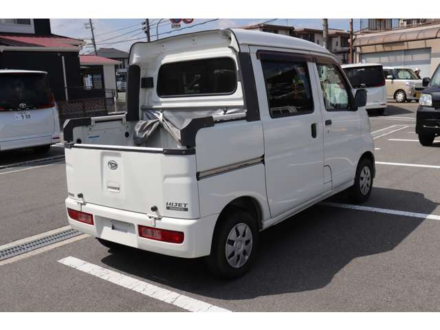 Daihatsu Hijet Cargo 7