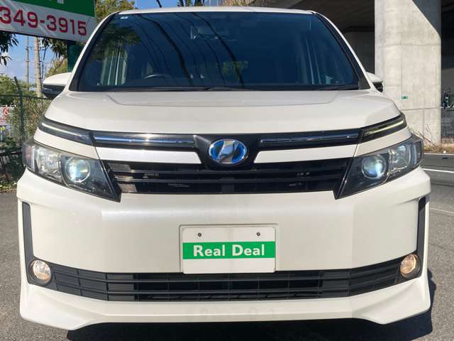 Toyota Voxy 3