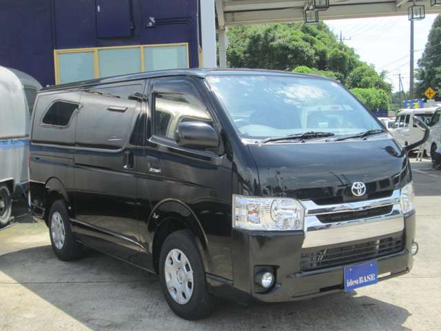 Toyota Hiace Van 6