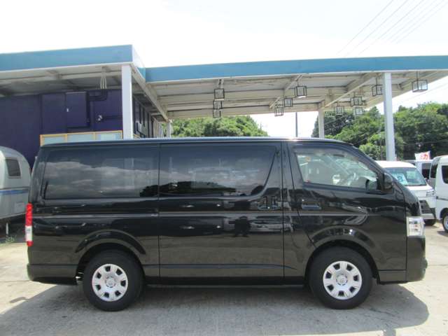 Toyota Hiace Van 7