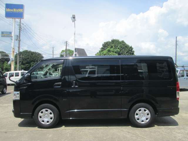 Toyota Hiace Van 8
