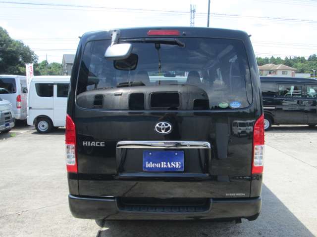 Toyota Hiace Van 9