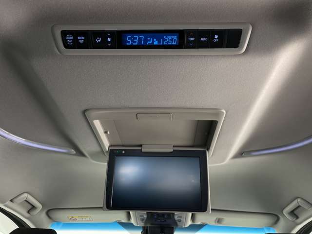 Toyota Alphard 12