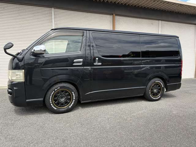 Toyota Regius Ace 4