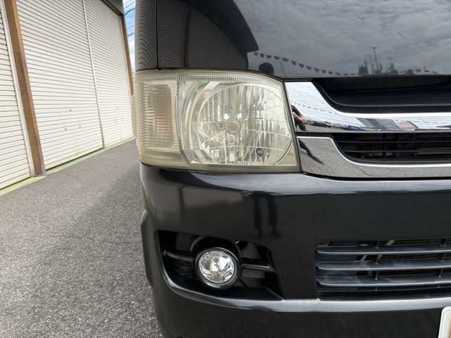 Toyota Regius Ace 10