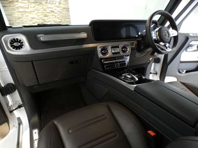 Mercedes-Benz G-Class 8