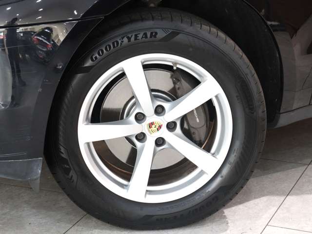 Porsche Macan 11