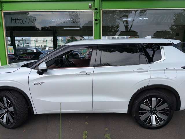 Mitsubishi Outlander 4