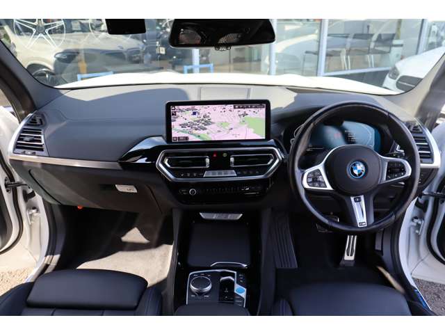 BMW iX3 6