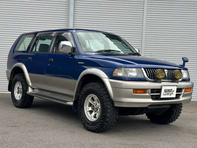Mitsubishi Challenger 9