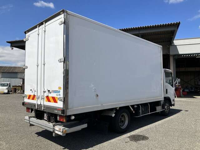 Isuzu Elf 4