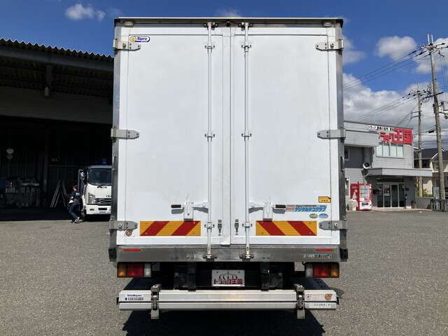 Isuzu Elf 7