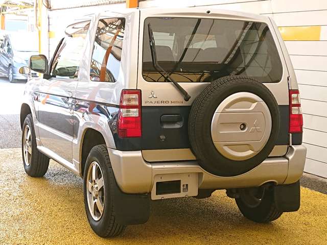 Mitsubishi Pajero Mini 11