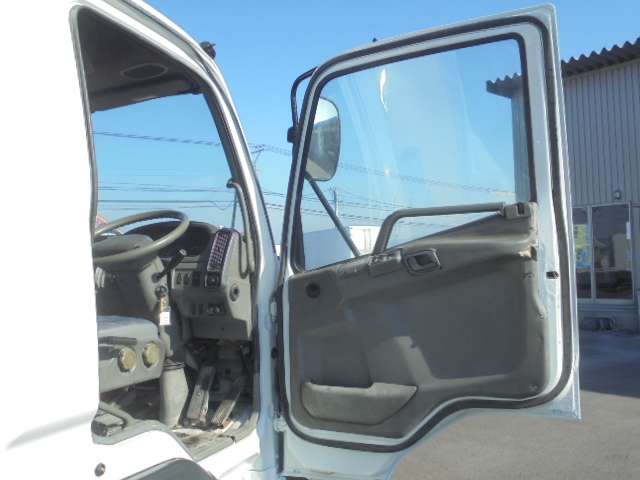 Mitsubishi Fuso Fighter 12