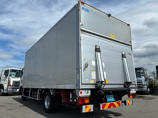 Isuzu Forward 8