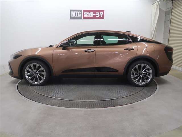 Toyota Crown Crossover 9