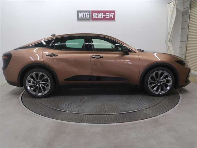 Toyota Crown Crossover 10