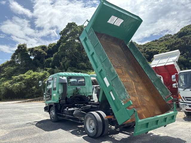 Isuzu Forward 11