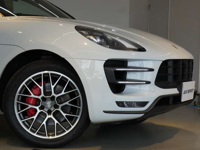 Porsche Macan 5