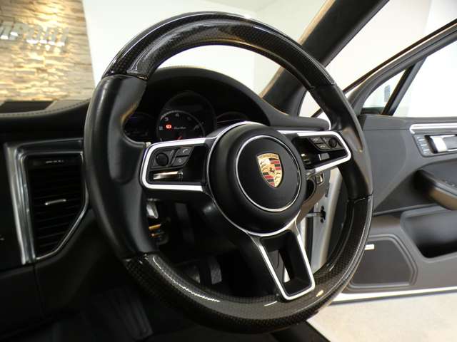 Porsche Macan 9