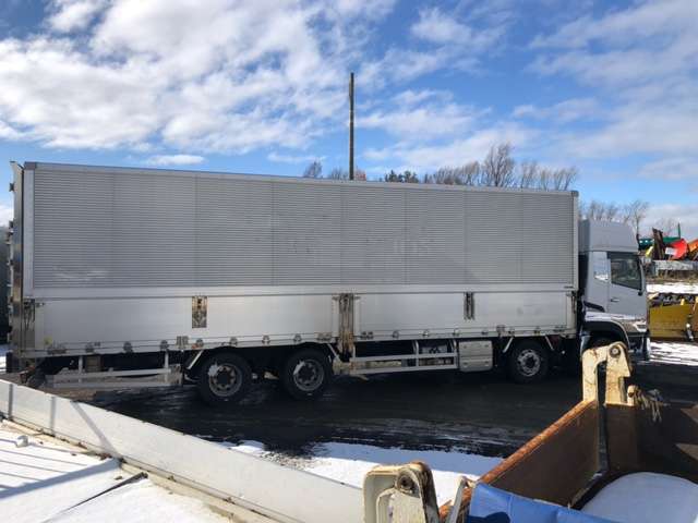 UD Trucks Quon 8