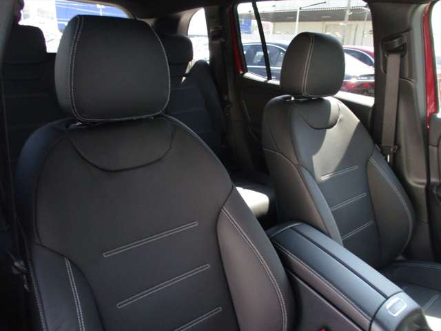 Mercedes-Benz GLB 12