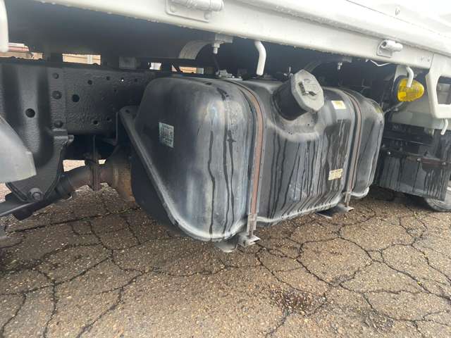 Isuzu Elf 11