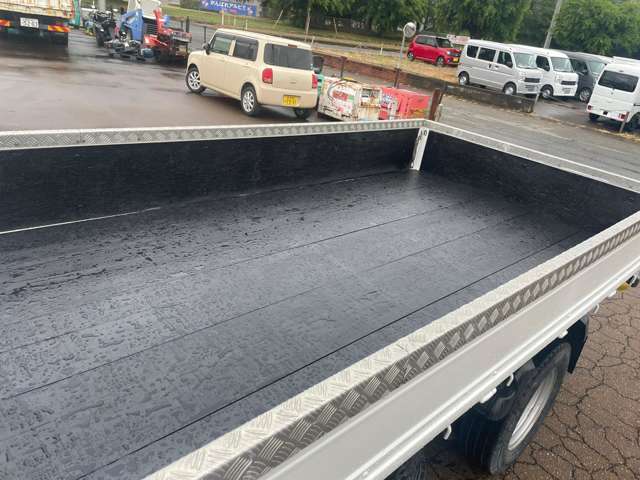 Isuzu Elf 2