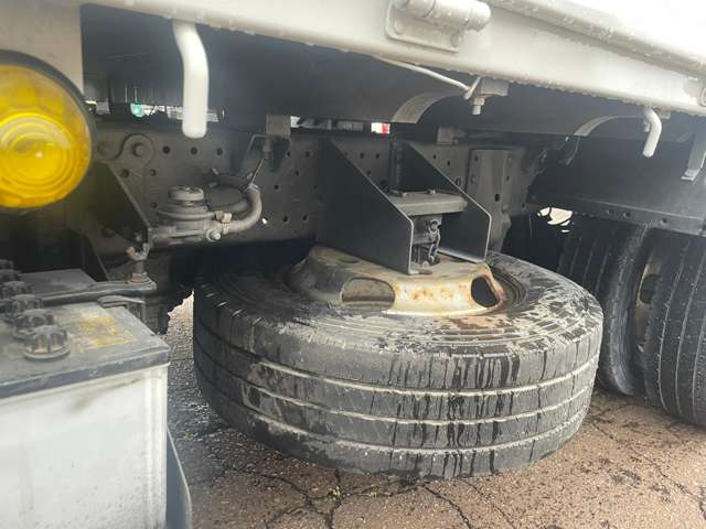 Isuzu Elf 6