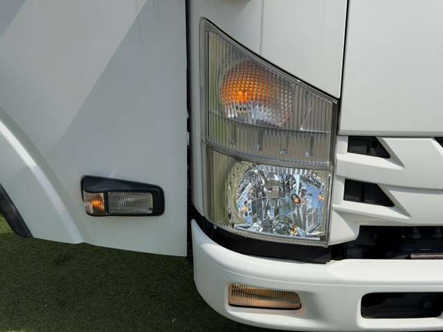 Isuzu Elf 11